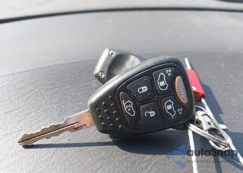 2006 Dodge Grand Caravan Sxt from USA, damaged, VIN 2D4GP44L16R633565